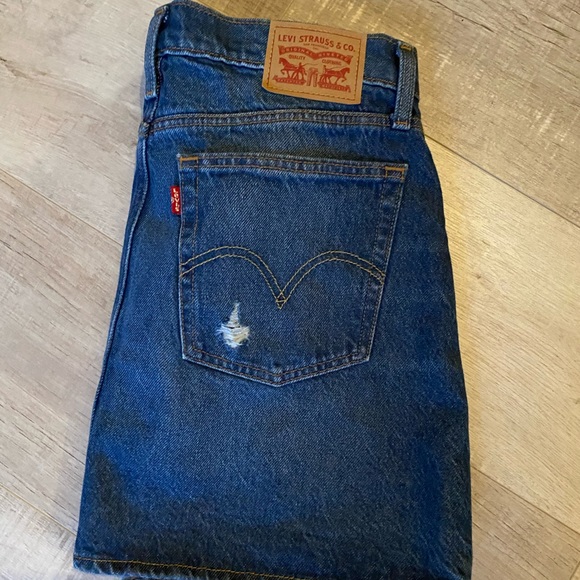 Levi’s Jean Skirt - Picture 1 of 3